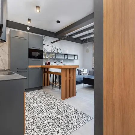 Apartament Trendy Downtown For 4 Guests By Renters Gdynia
