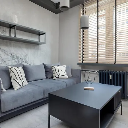 Apartament Trendy Downtown For 4 Guests By Renters *